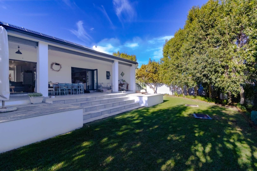 2 Bedroom Property for Sale in Sandbaai Western Cape